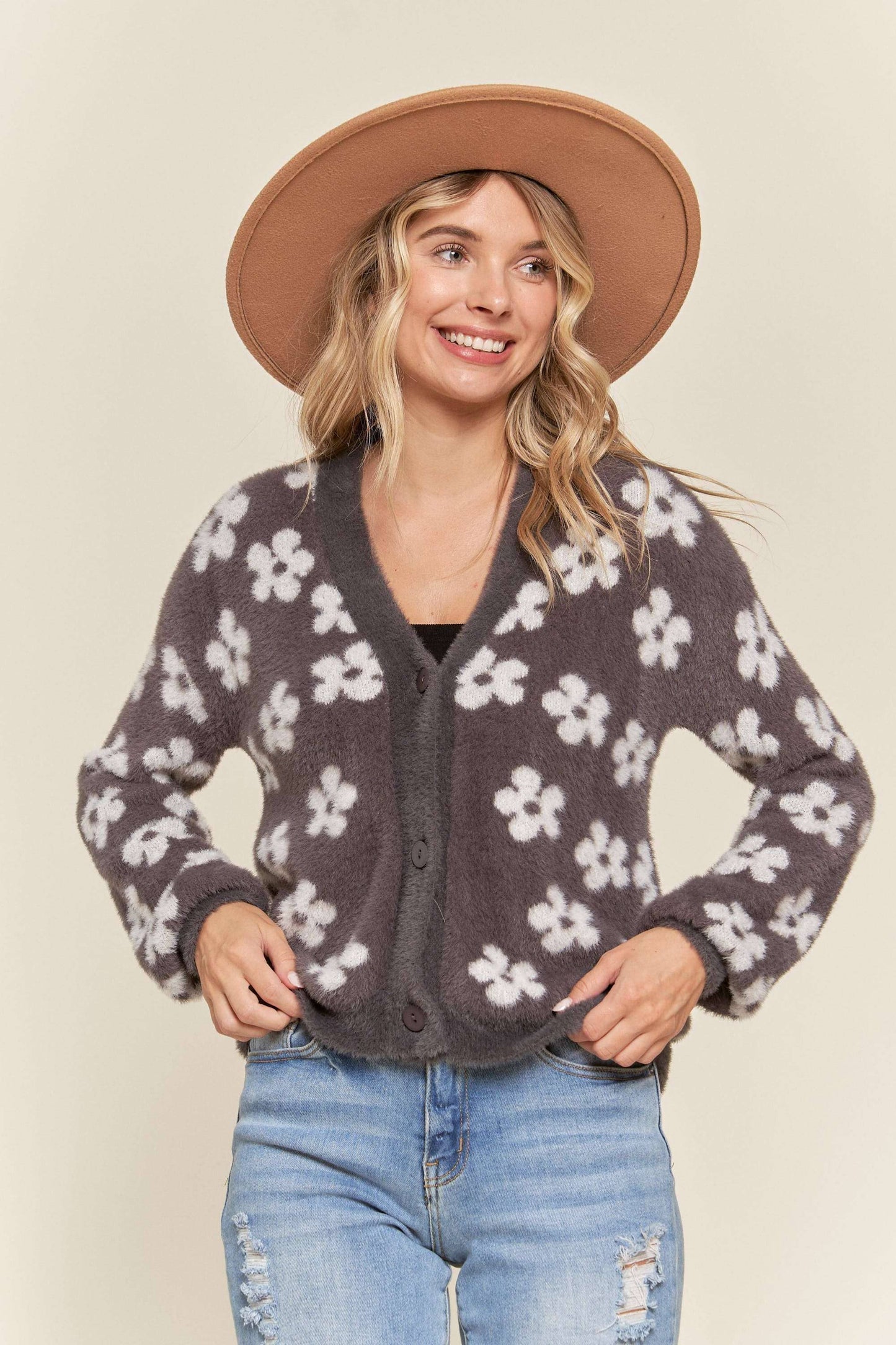 MAE FUZZY SWEATER CARDIGAN