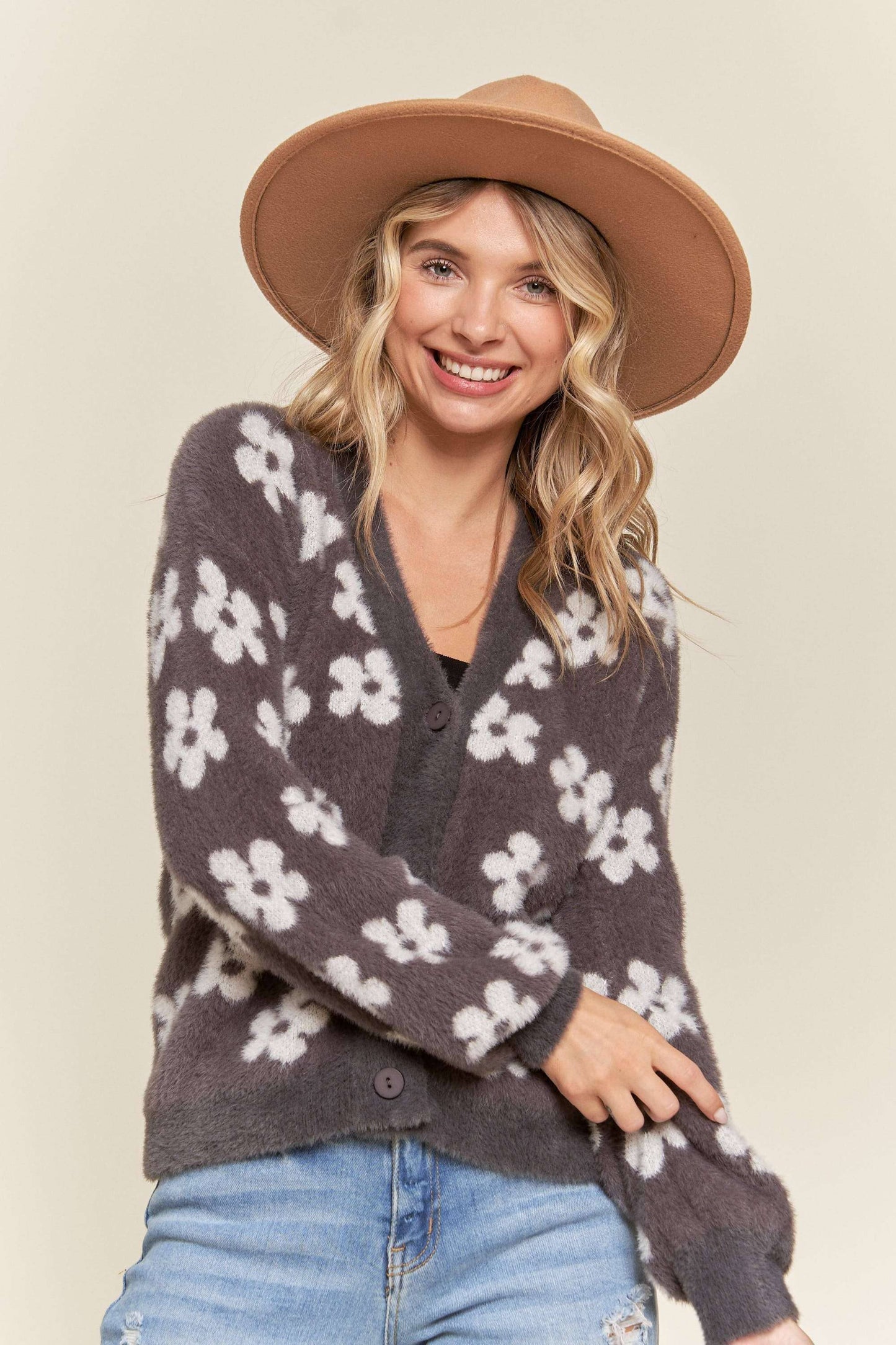 MAE FUZZY SWEATER CARDIGAN
